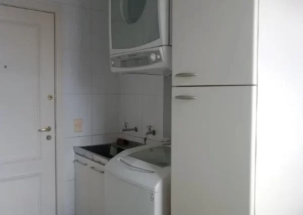 6071121208